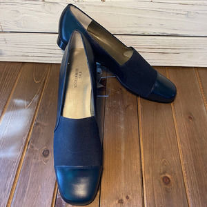 NIB Ros Hommerson Elton Gored Leather Flat 9.5